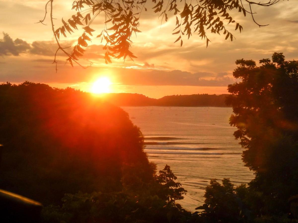 Heaven On The Planet Hotel Ekas Bagian luar foto